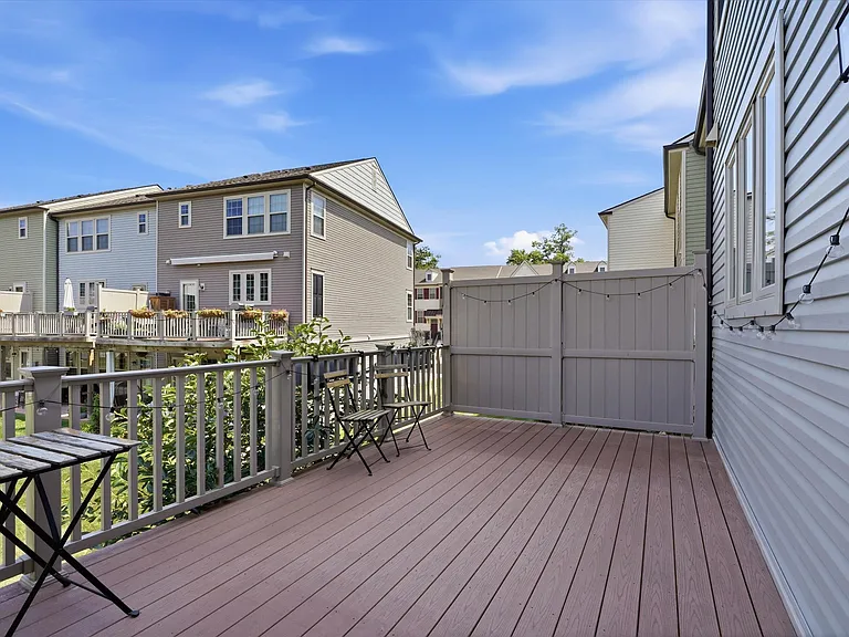 443 Tall Oaks Dr — Photo 7