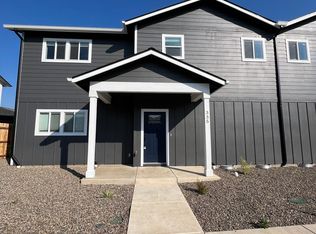 335 Everett Way, Talent, OR 97540