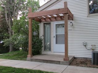 259 Dejon Ct, Woodbury, MN 55125
