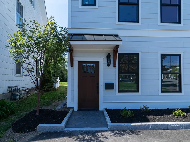 650 Main St #3 — Photo 6