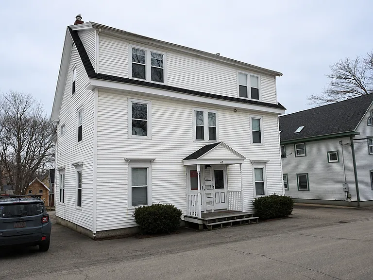 43 Broad St #2 — Photo 1
