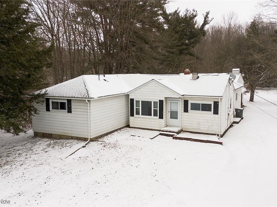 1st image of 3240 Oak Street Ext