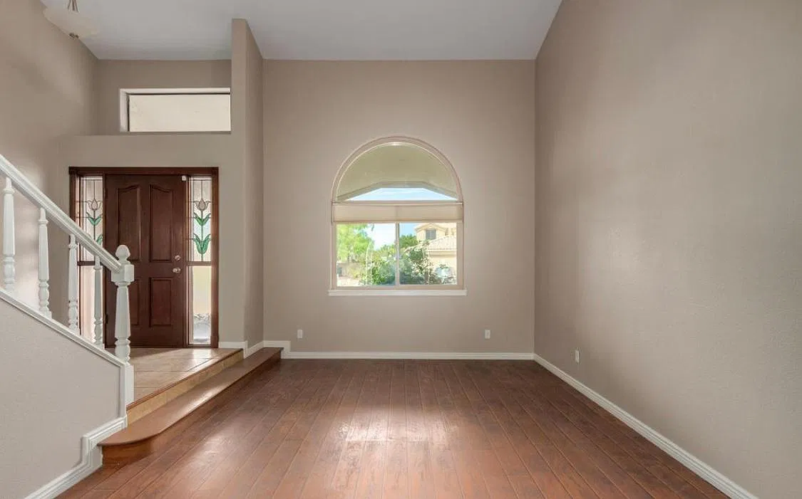 5 bed, 2.5 bath, 2419 sqft, $3,000 — Photo 1