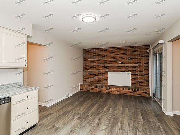 4th image of 284 Woodyard Dr