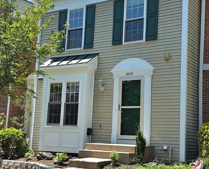 6008 Raina Dr — Photo 2
