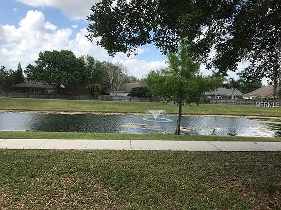 5th image of 357 Lake Amberleigh Dr