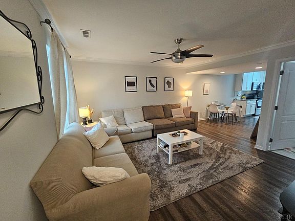 2nd image of 49 Squire Cir
