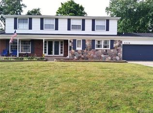 5426 Centerbrook Dr, West Bloomfield, MI 48322