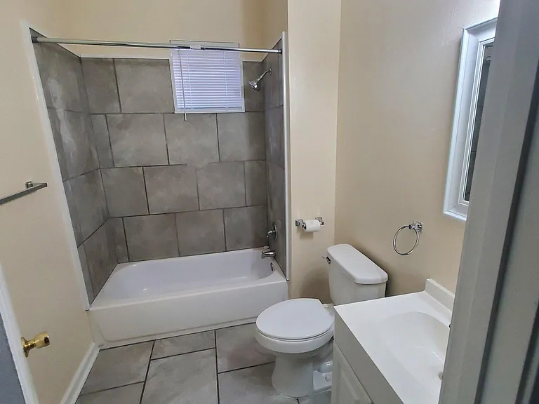 1705 Mandeville St — Photo 7