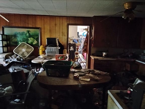 3rd image of 807 NE 10th St