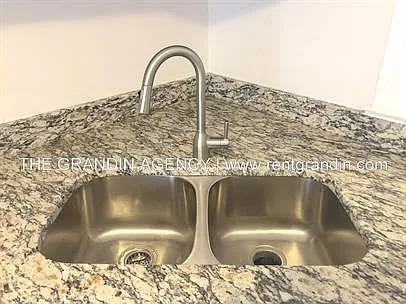 1801 Grandin Rd SW — Photo 12