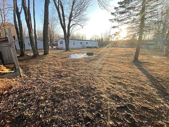 3rd image of 629 Brookfield Ln