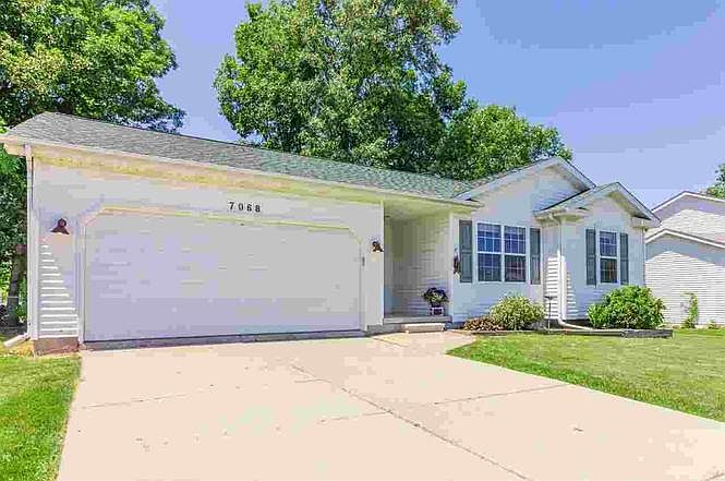 1st image of 7068 Glen Oak Dr