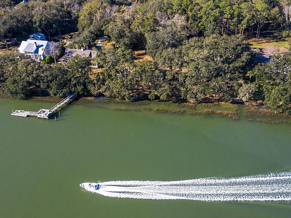 2nd image of 250 Distant Island Drive