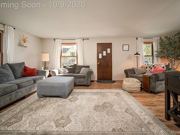 2nd image of 402 W Fitzgerald St