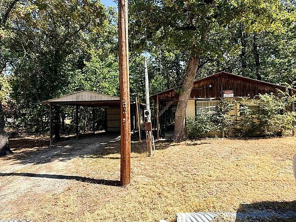 4th image of 304 Private Road 7707
