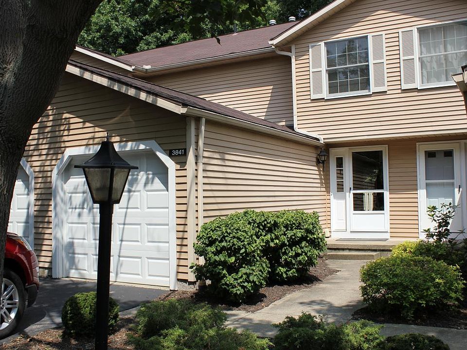 3841 Lake Run Blvd., Stow OH