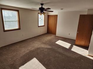 1 Feng Dr #1B, Raymond, NH 03077