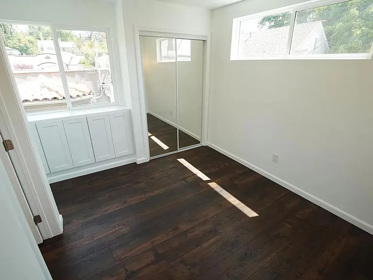 4538 Ambrose Ave — Photo 17