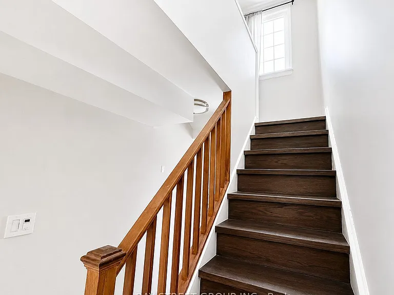 316 Willowdale Ave — Photo 8