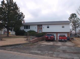 106 Vaughan Ave, Saint Robert, MO 65584