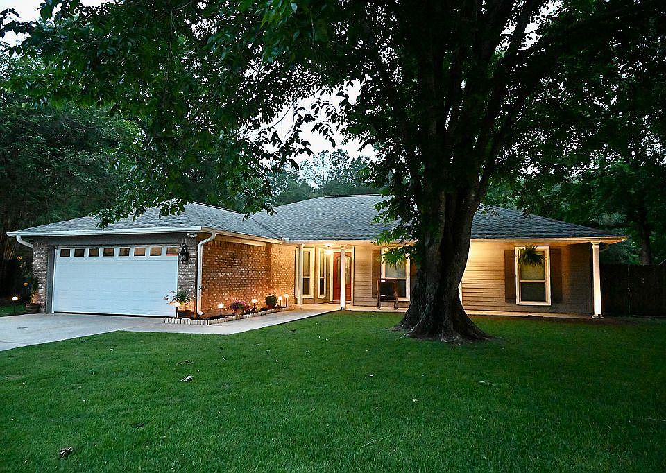 1st image of 13090 Larch Ln
