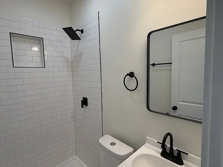 421 Hanford St — Photo 13