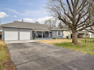 1446 S Kentwood Ave, Springfield, MO 65804
