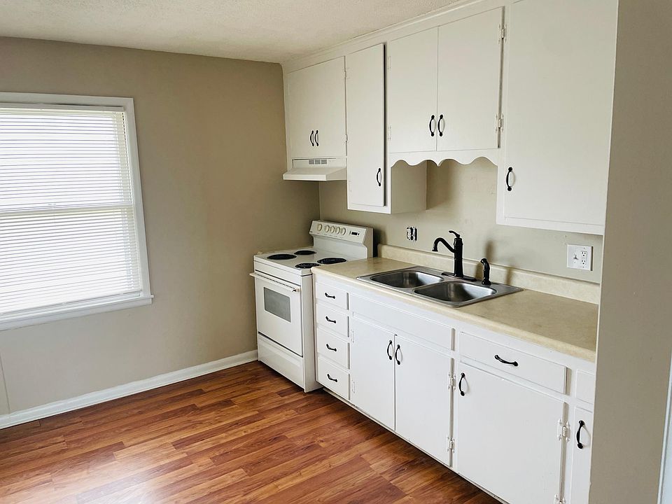 1st image of 5511 E 139th Ter APT 4