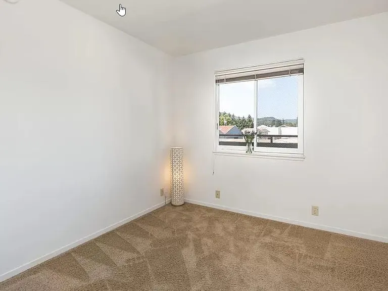 308 River St #B18 — Photo 2