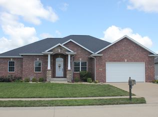 2313 Halifax Dr, Chatham, IL 62629