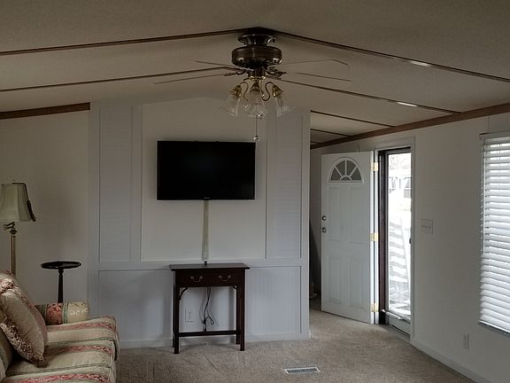3rd image of 101 Baywater Cir