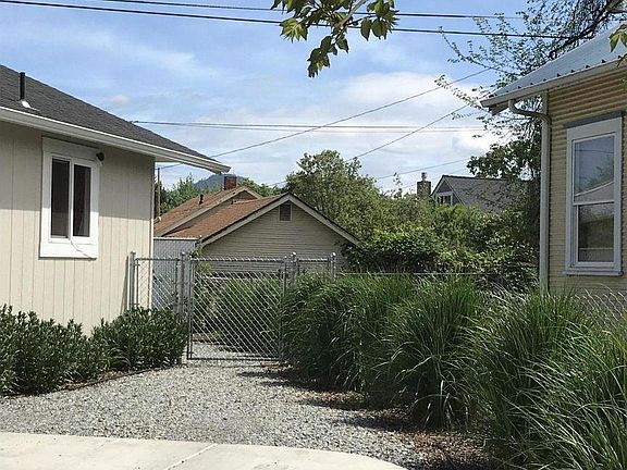 5th image of 350 N Oakdale Ave