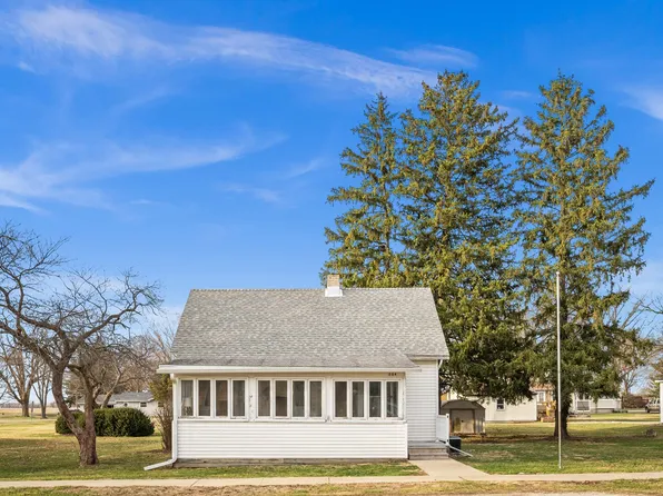 304 W Charles St, Mc Lean, IL 61754