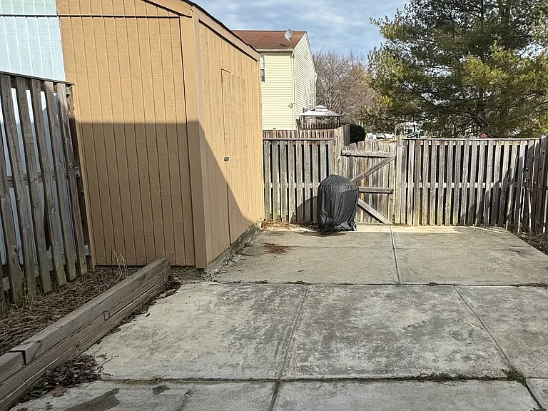 15424 Neman Dr — Photo 9