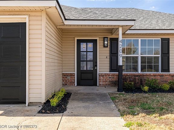4th image of 4209 Walnut Park Dr