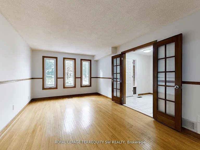 327A Beechgrove Dr — Photo 3