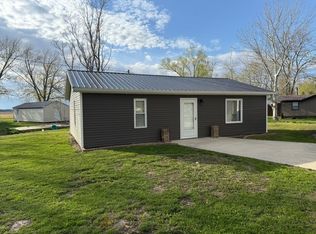 100 N Austin Ave, Herrick, IL 62431
