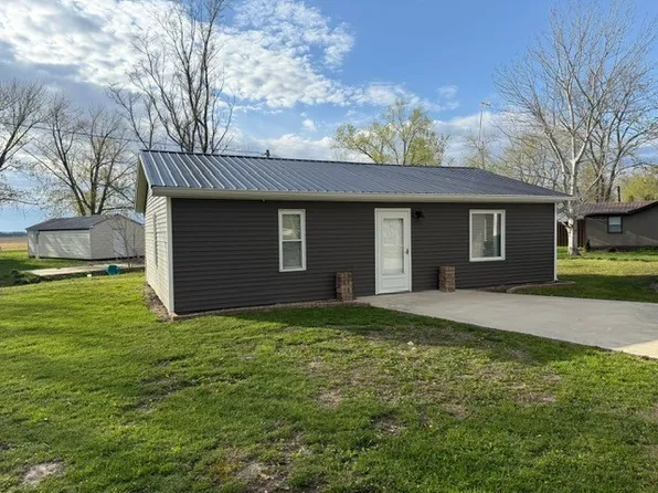 100 N Austin Ave, Herrick, IL 62431