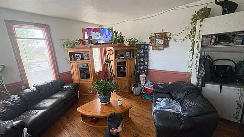 727 E 5th St #1 Photo 1