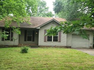 744 Needmore Rd, Clarksville, TN 37040