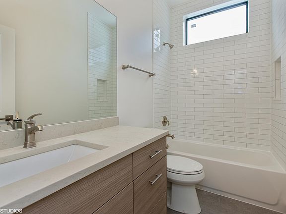 5th image of 5039 N Winchester Ave #2
