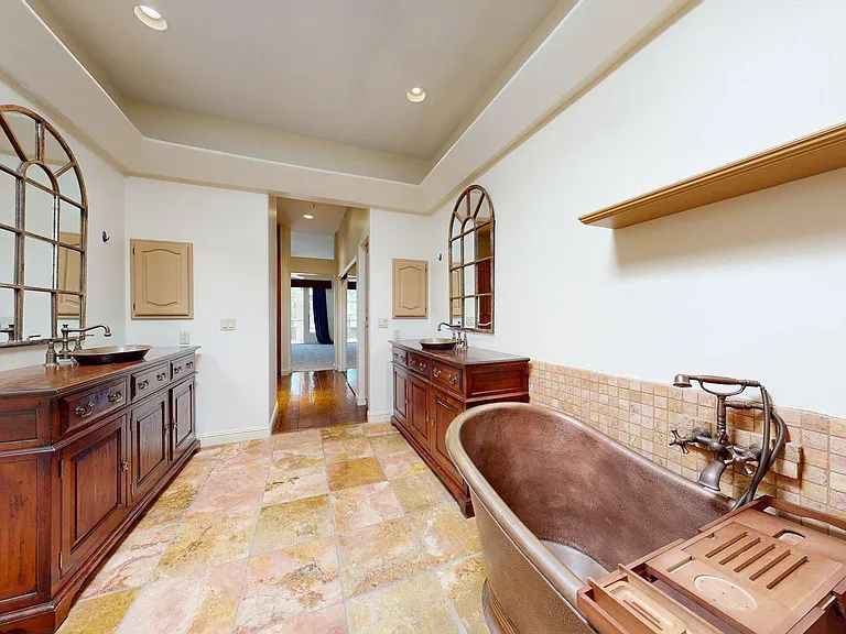 8100 E Camelback Rd #39 — Photo 24