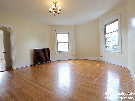 3rd image of 58 Leicester St #3