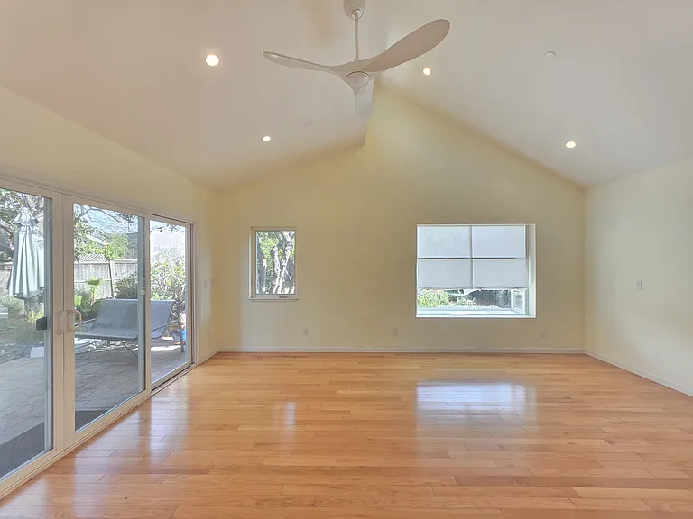 865 Briarwood Way — Photo 11