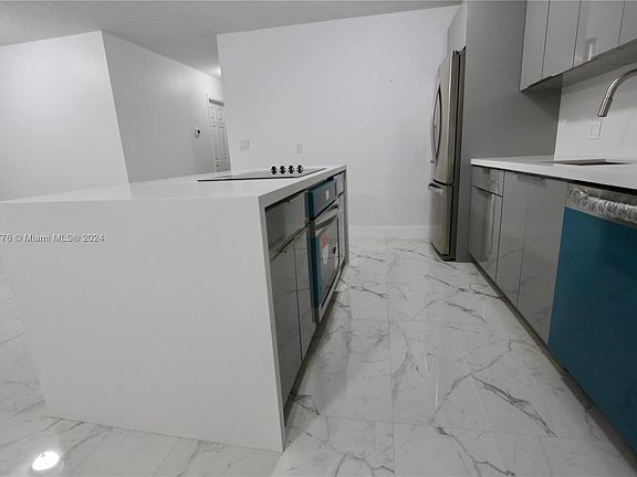 4th image of 4258 Palm Ave