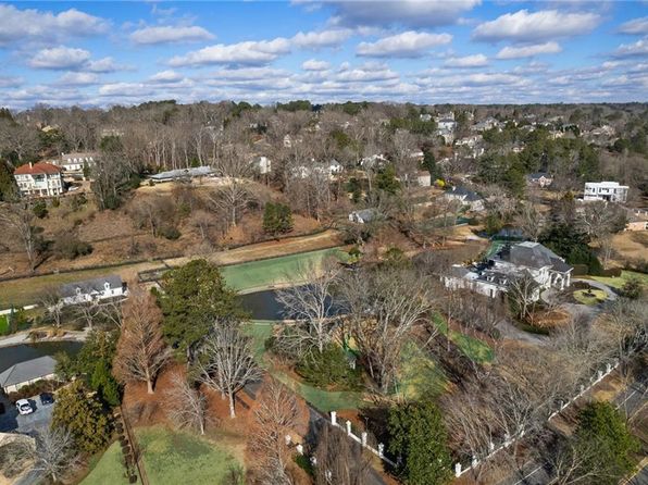 4571 Columns Dr SE, Marietta, GA 30067