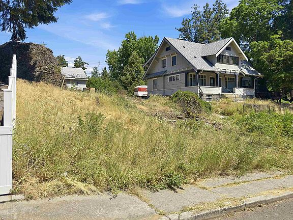 5th image of 327 E 11th Ave