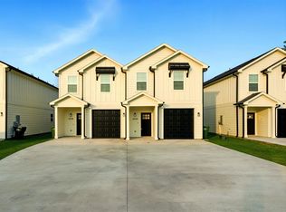 3150 N Cleveland St #B, Dayton, TX 77535