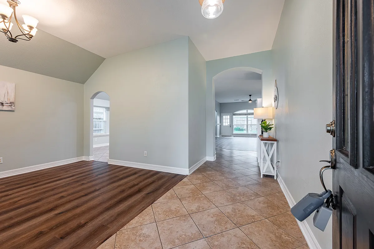 Building Photo - 18310 Cobblestone Dr